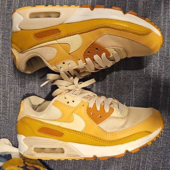NIKE AIR MAX 90 ~Womens 7 - Picture 7 of 9